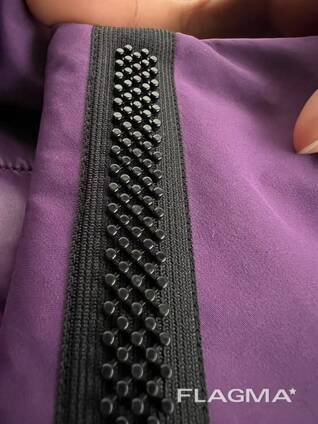 Velcro（通用名）/ Hook-and-Loop Tape。Made in China